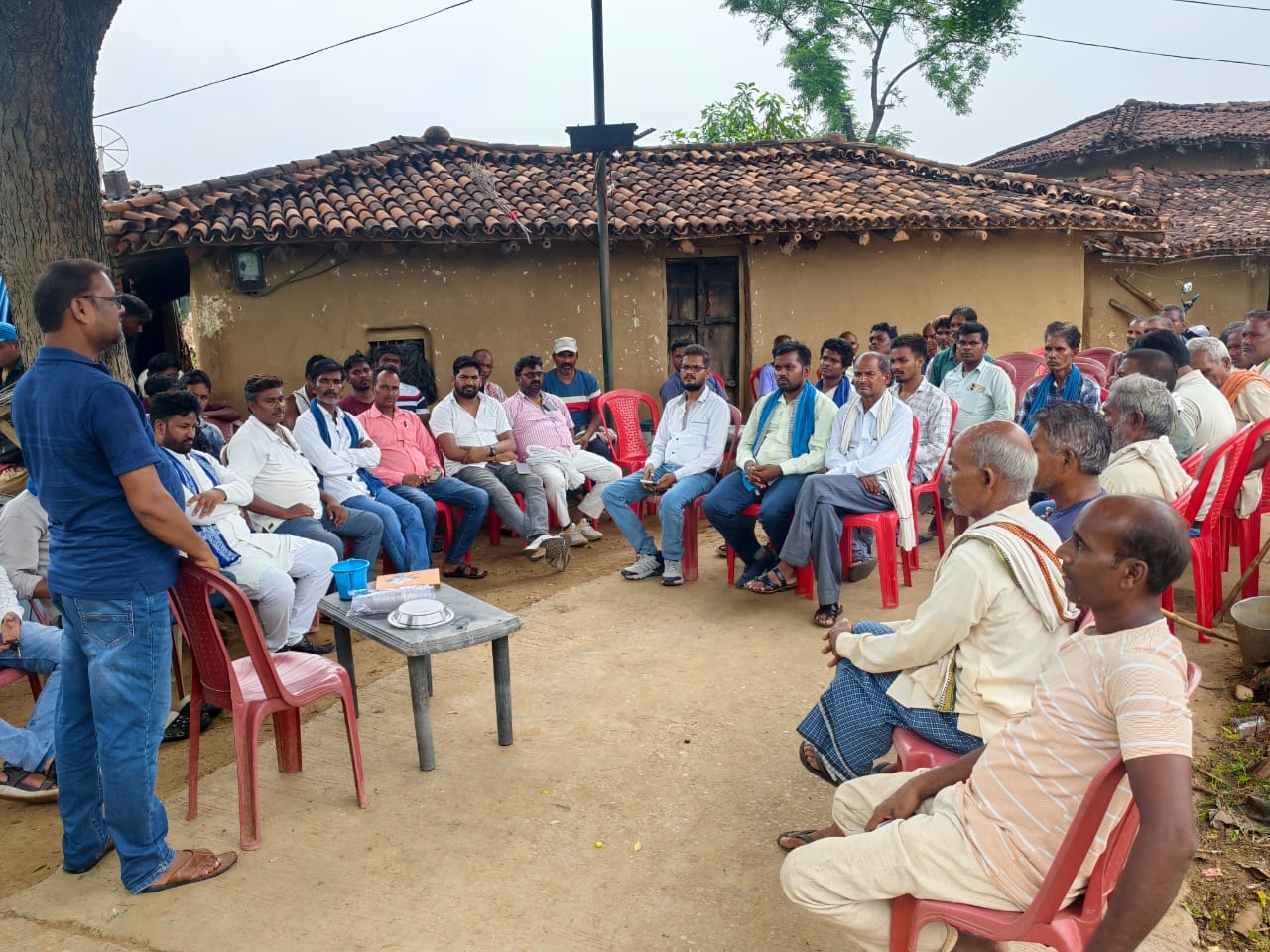 मेदनीखाड़ में अनुसूचित जाति समाज की बैठक संपन्न, जातिगत भेदभाव का विरोध करने का लिया संकल्प