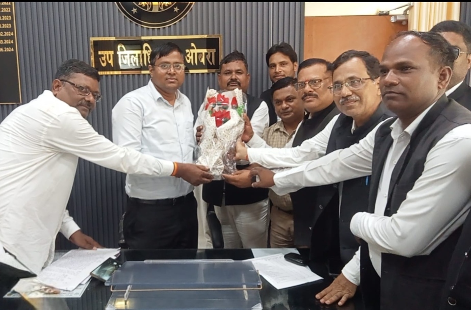 अधिवक्ता संघर्ष समिति ने एसडीएम से की मुलाकात