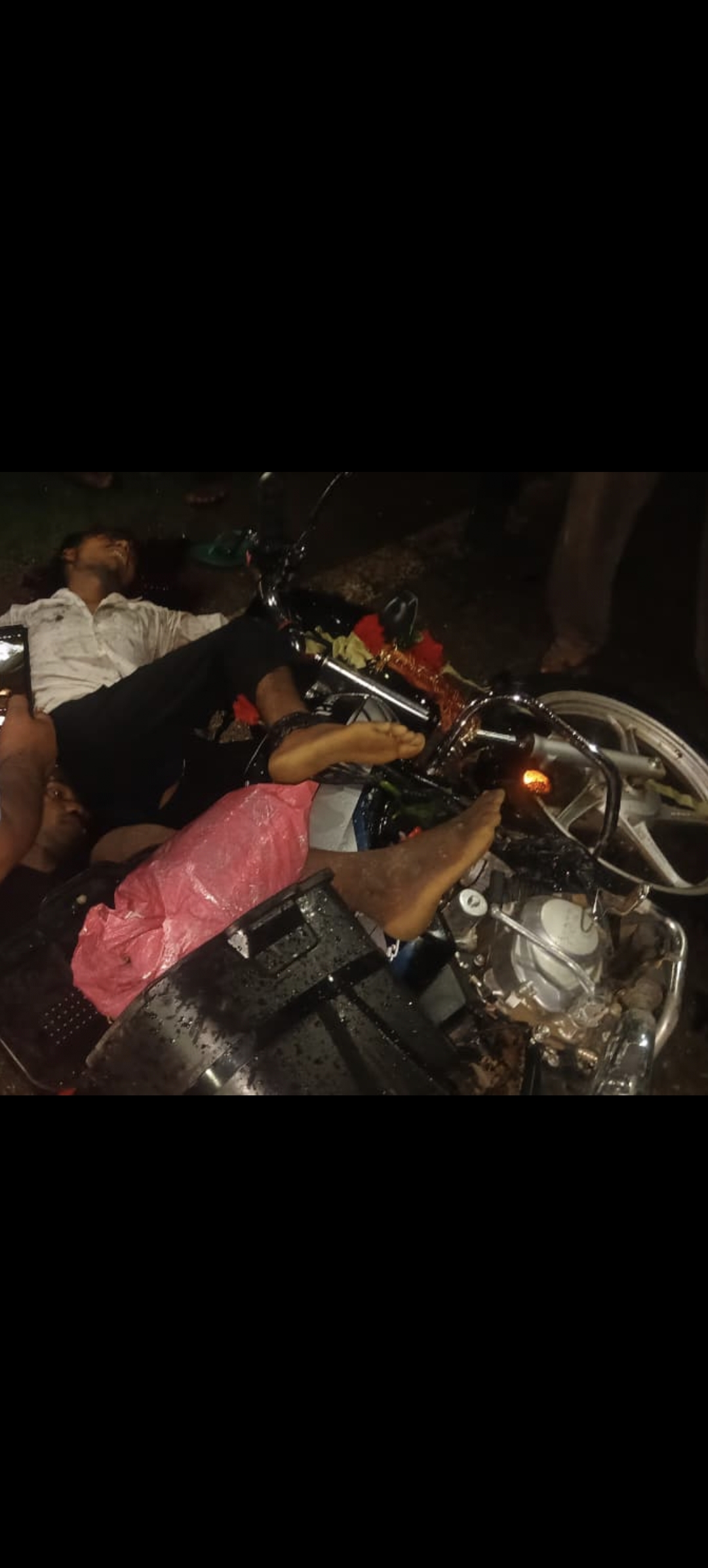 विंढमगंज में भीषण सड़क हादसा, अज्ञात वाहन की टक्कर से दो युवकों की मौत