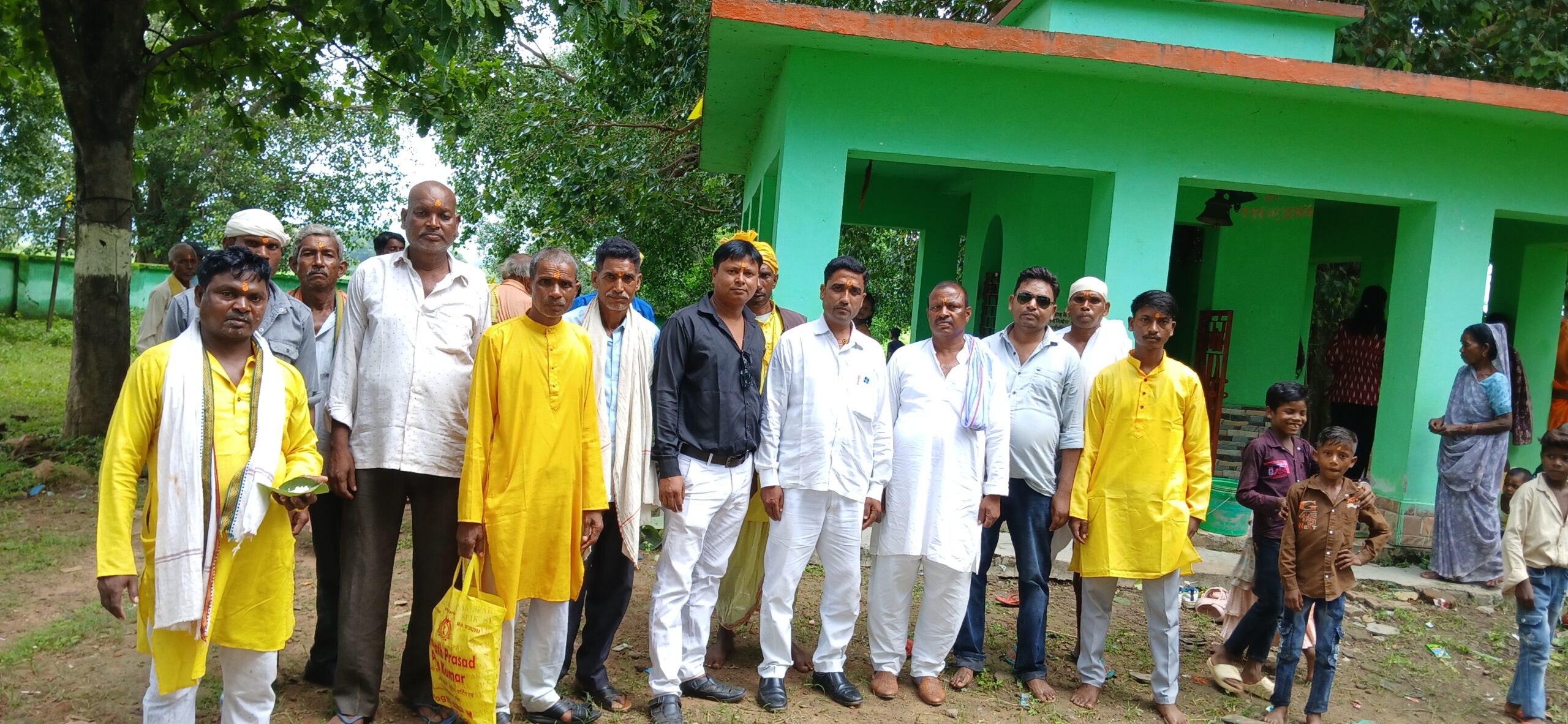 महुली में विश्व आदिवासी दिवस पर भव्य आयोजन, शोभायात्रा और कर्मा-सैला नृत्य ने मोहा मन