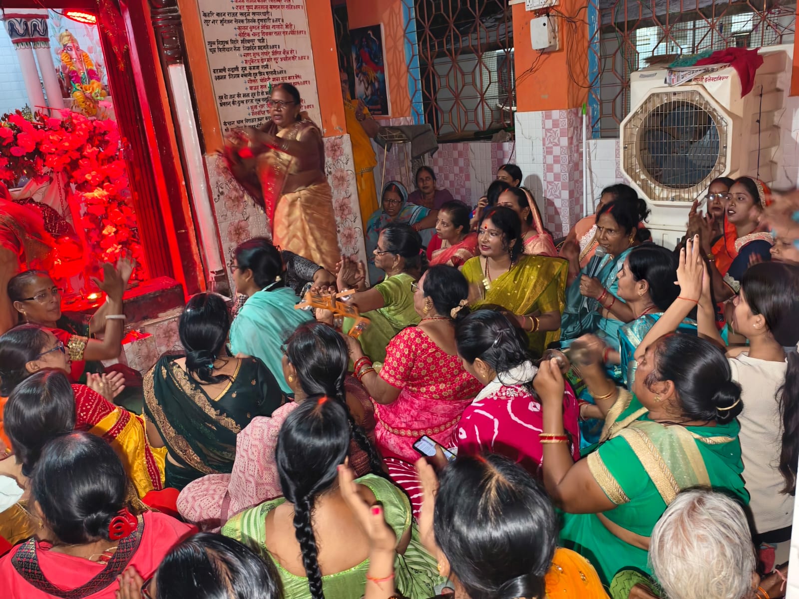 मां काली मंदिर में धूमधाम से मनाई गई श्रीकृष्ण की छठी