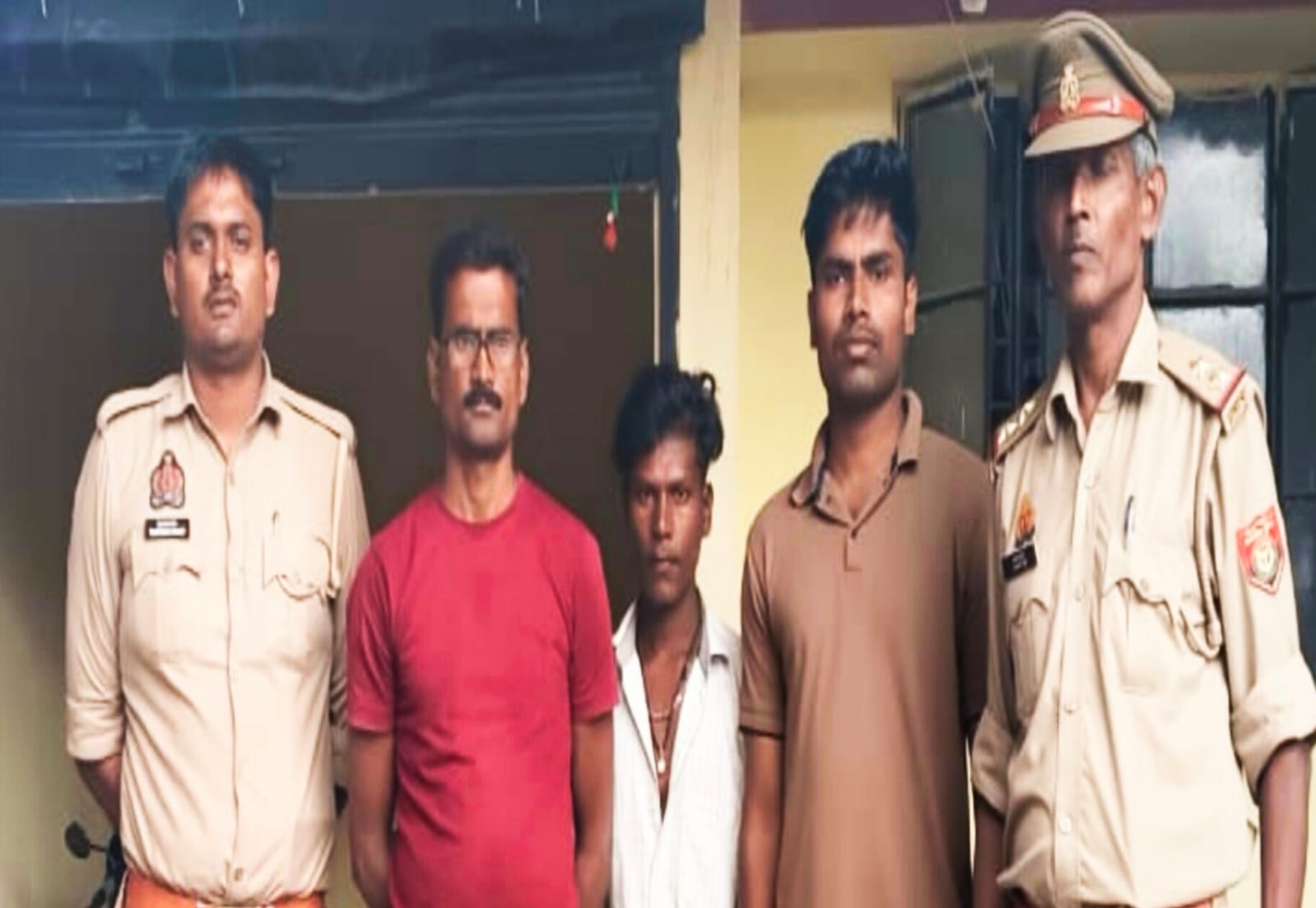 विंढमगंज पुलिस ने 26 लीटर 280 एमएल अवैध अंग्रेजी शराब के साथ दो आरोपियों को पकड़ा