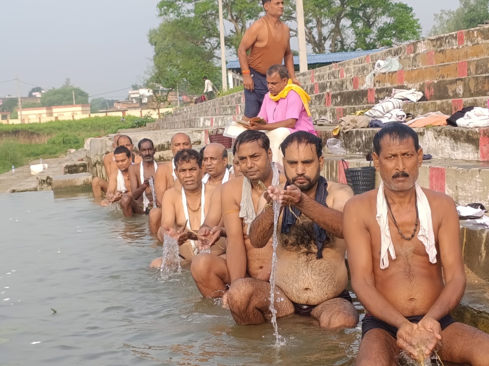 पितृपक्ष शुरू, सतत वाहिनी नदी तट पर श्रद्धालुओं ने किया पिंडदान-तर्पण