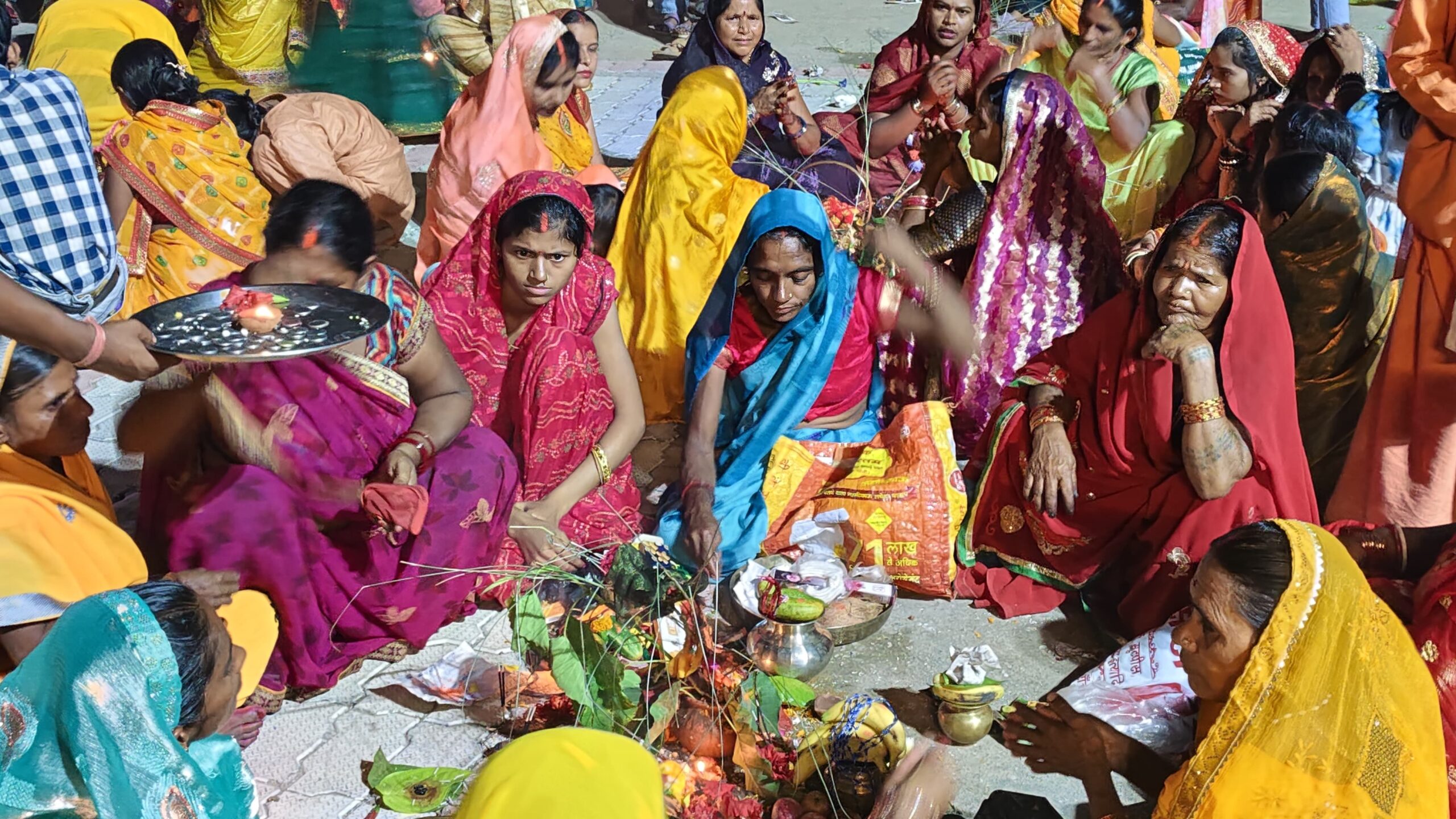 जितिया पर्व पर माँ काली मंदिर में उमड़ा आस्था का सैलाब, हजारों व्रती महिलाओं ने की पूजा-अर्चना
