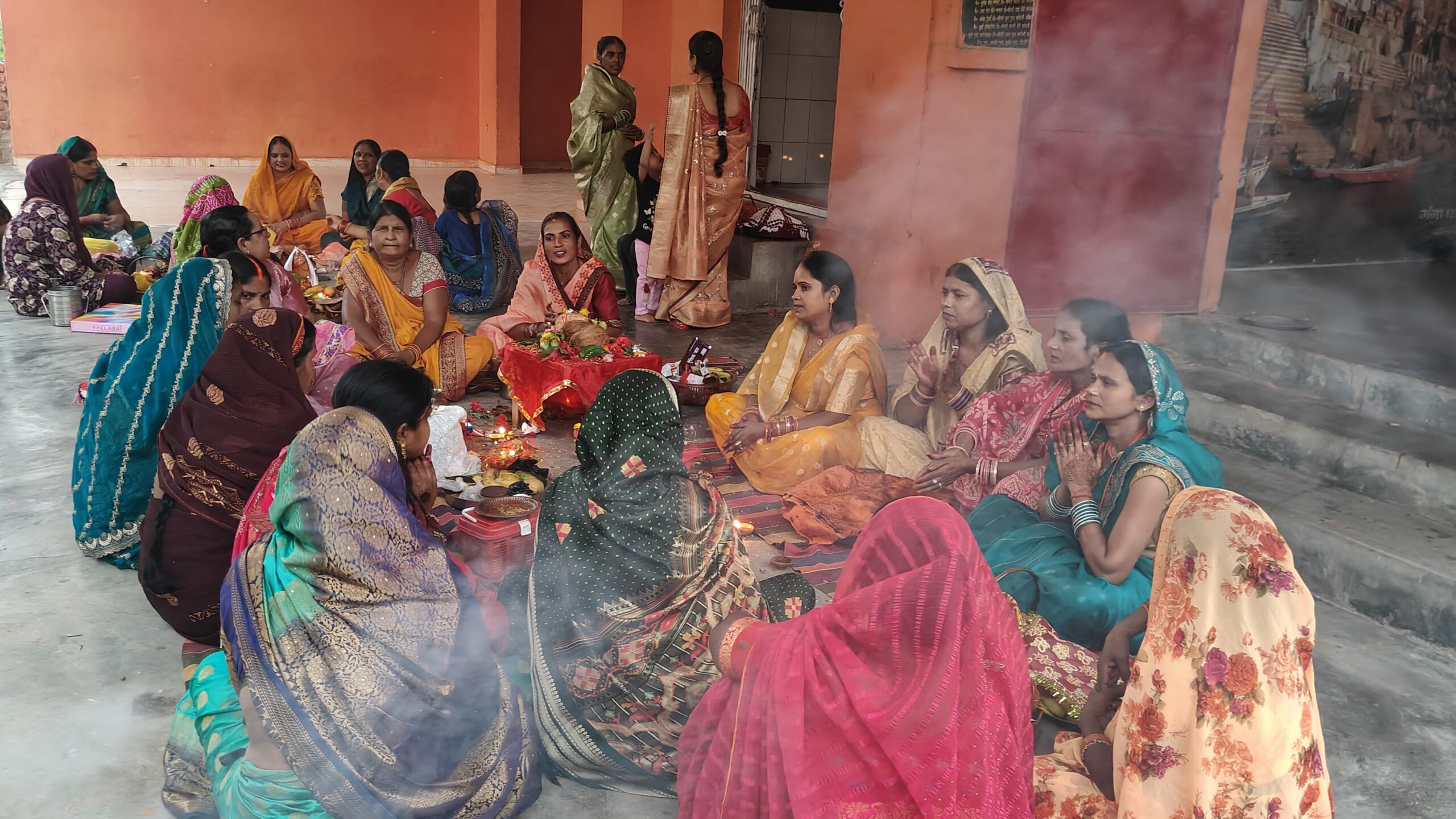 संतान की दीर्घायु के लिए माताओं ने रखा 24 घंटे का निर्जला जितिया व्रत