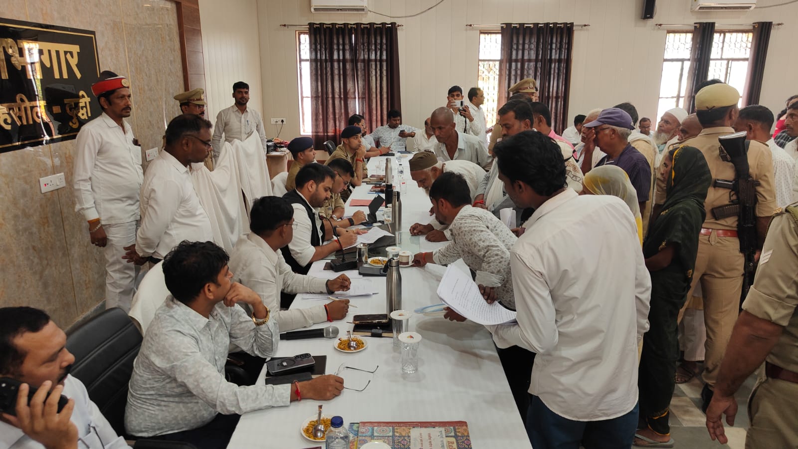सोनभद्र में सम्पूर्ण समाधान दिवस: चारों तहसीलों में सुनी गईं 191 शिकायतें, 21 मामलों का मौके पर निस्तारण